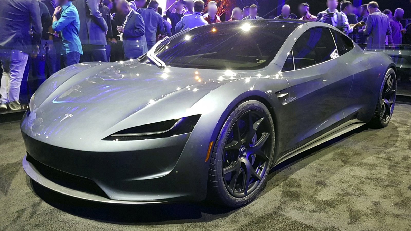 FSD na Paris Motor Show oraz pokaz nowego Roadstera już w czwartek